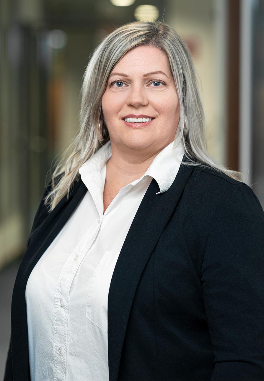 MGI_Steuerberater_Website_Team_417x603px_Zsuzsanna_Melnecsukne-Hegyi