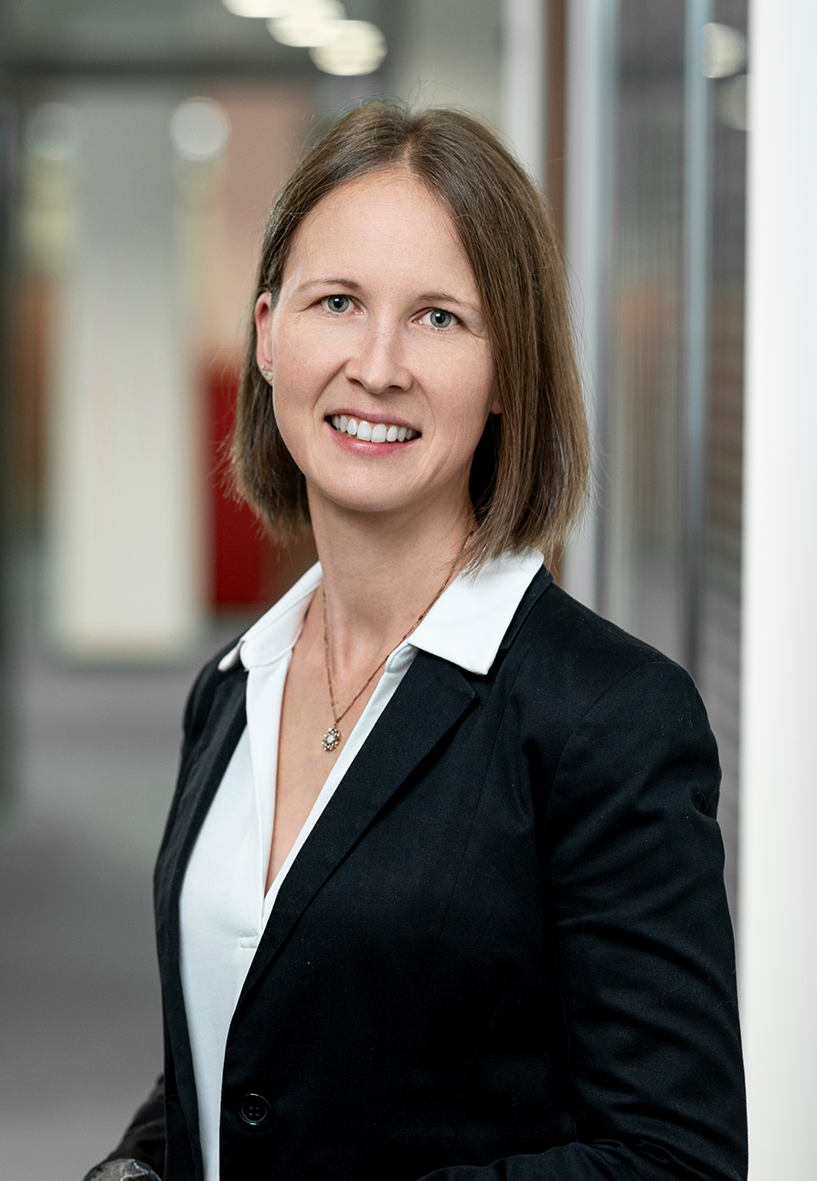 MGI_Steuerberater_Website_Team_417x603px_Regina_Reiter