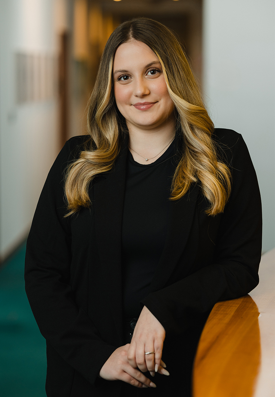 MGI_Steuerberater_Website_Team_417x603px_Lisa-Marie_Krenn